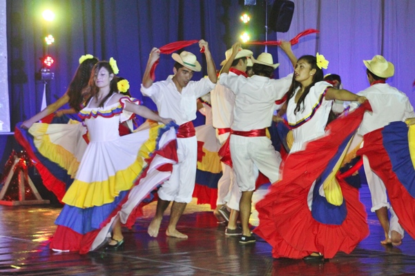 Bailes Tradicionales De Latinoamérica Magazine Z 